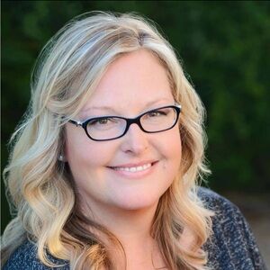 Meet your Posher, Holly